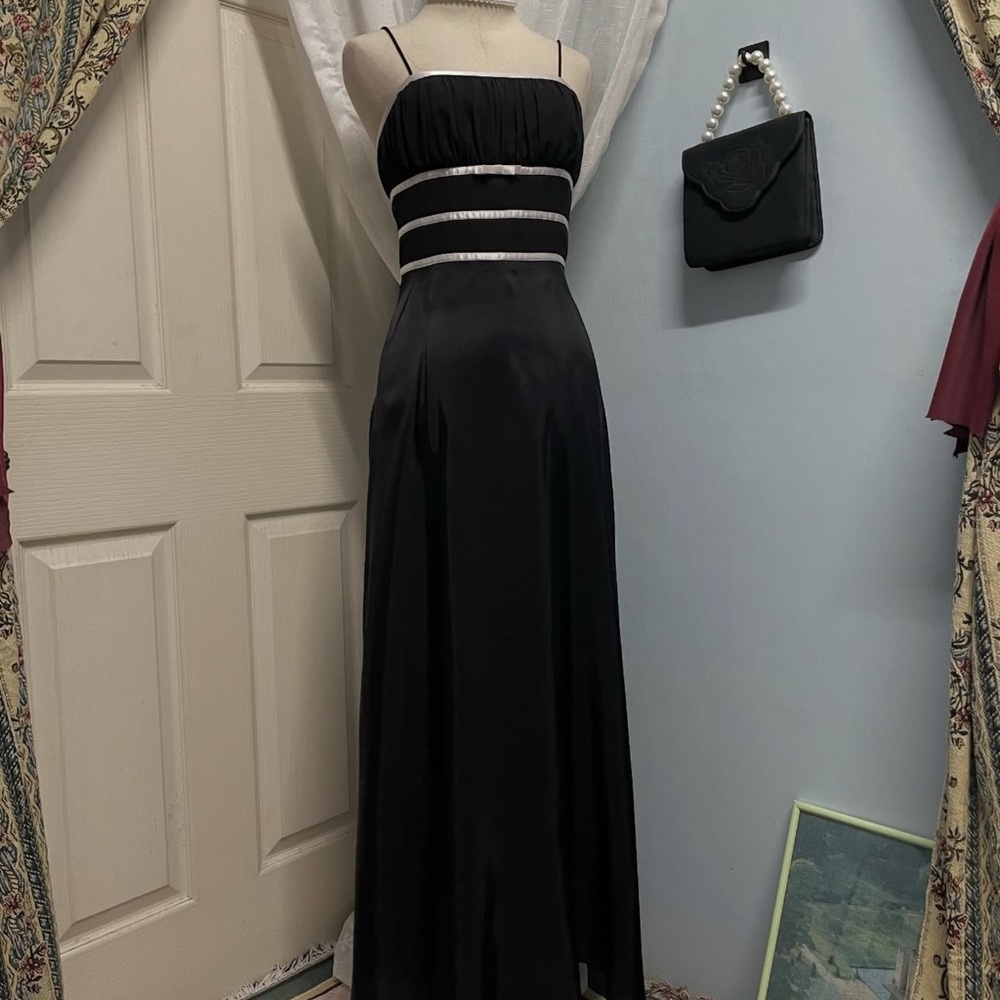 Elegant Black and White dress